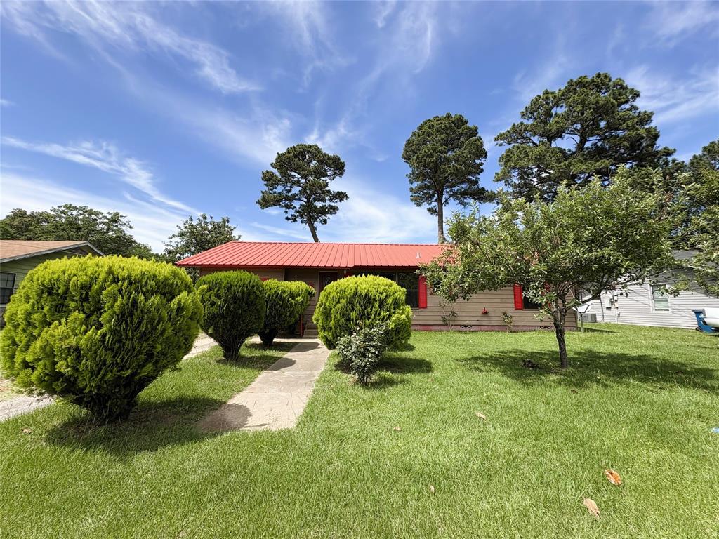1205 Lamar Drive Mount Pleasant, TX 75455 - Photo 1 of 1 View of grassy yard