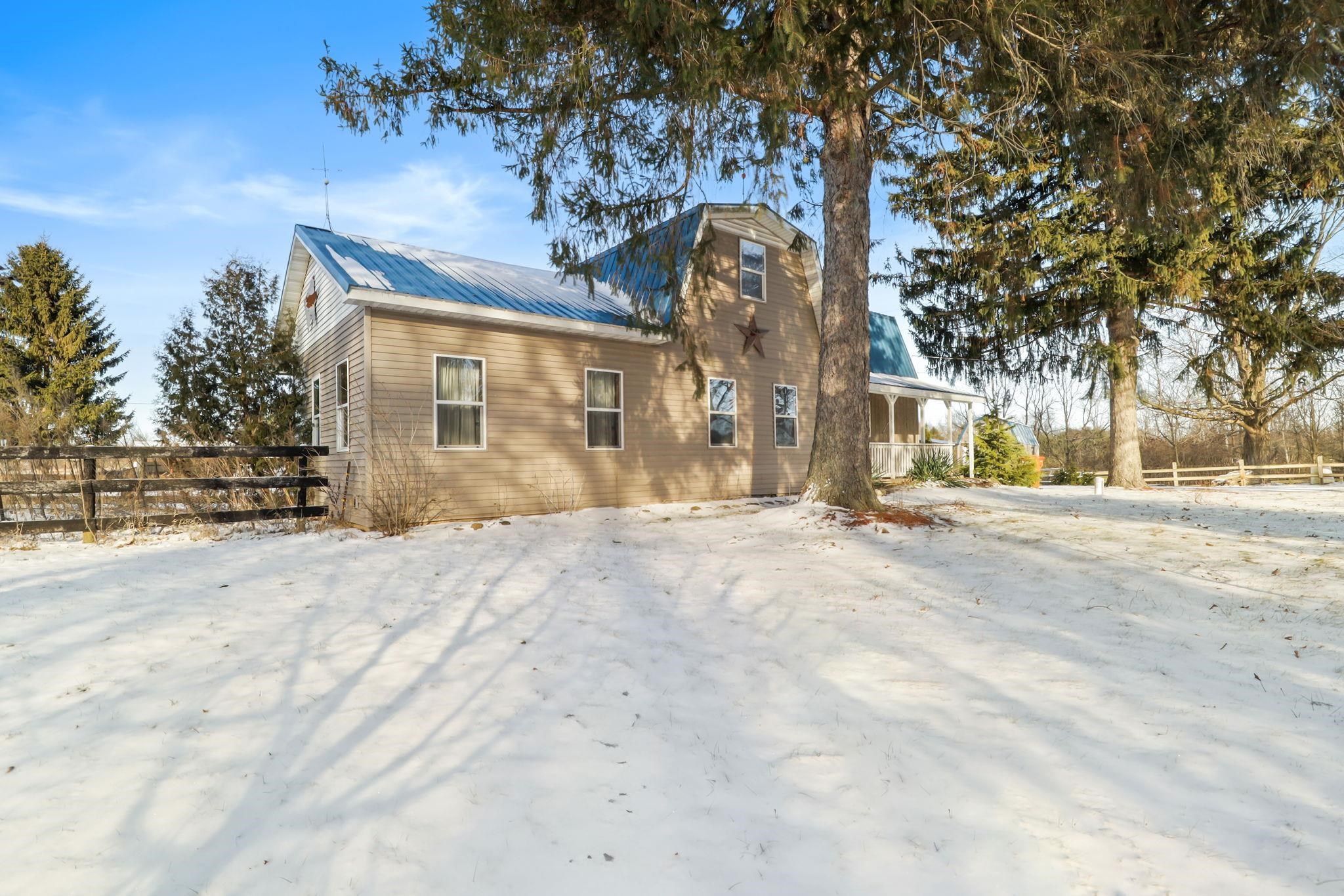 6446 West Beard Road Perry, MI 48872 - Photo 11 of 78 50197731-ff36a033-63c7-445d-a448-7a909adedd13.JPG