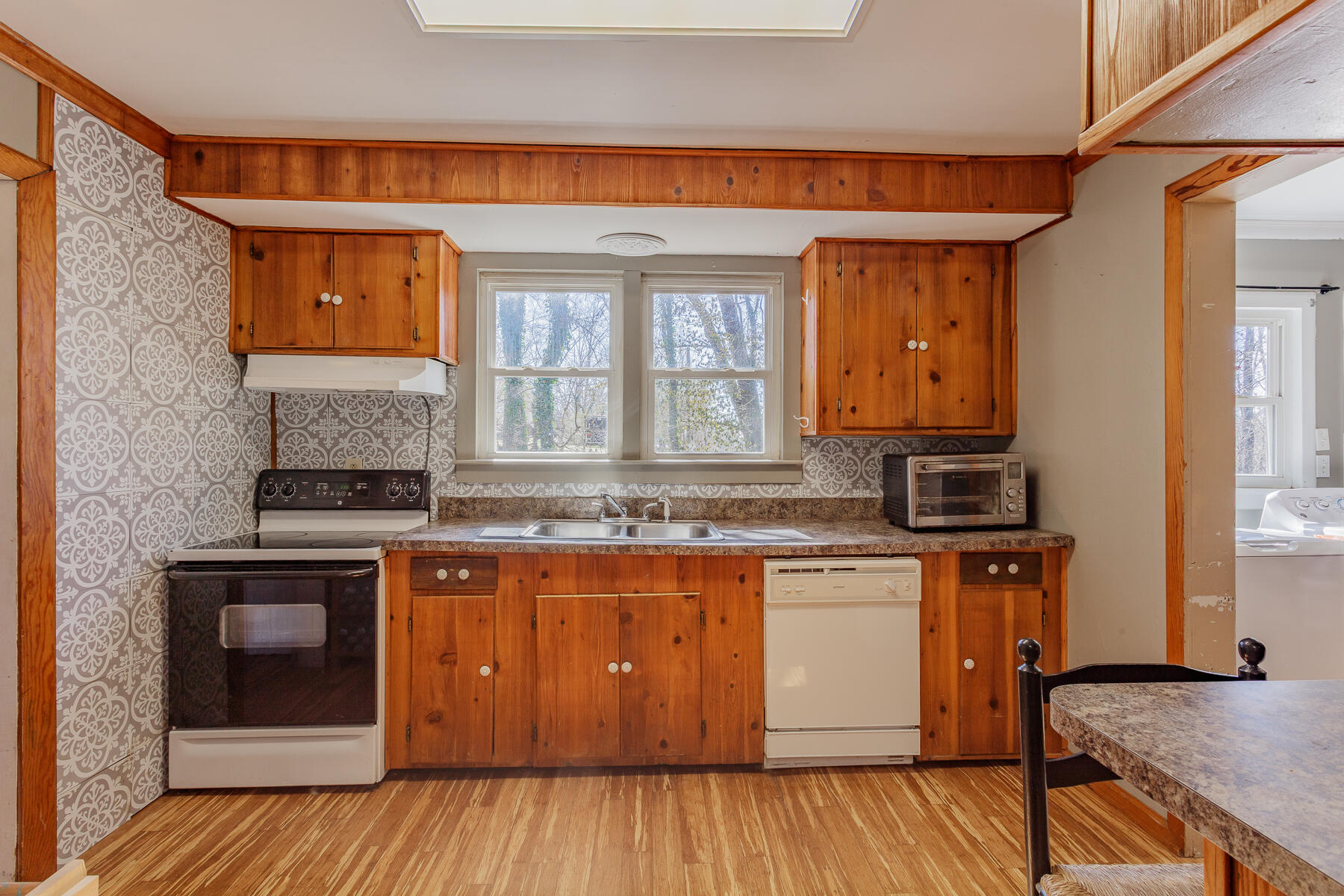 406 Ridgeland Road Rossville, GA 30741 - Photo 9 of 56 Kitchen