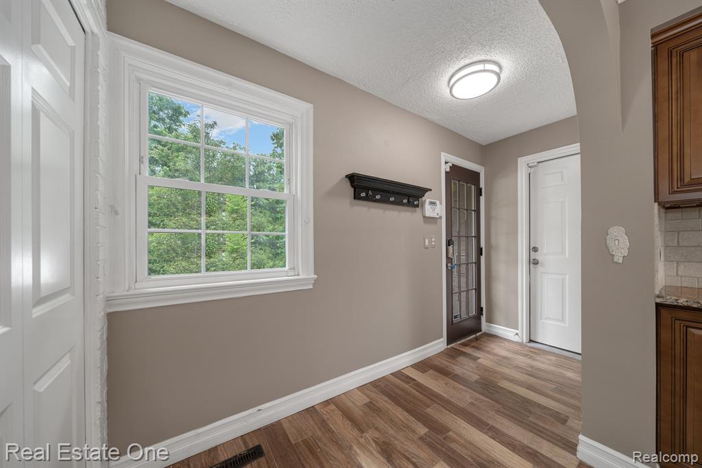 30600 Lahser Road Beverly Hills, MI 48025 - Photo 27 of 59
