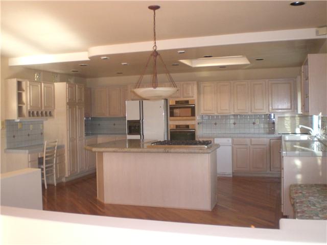 1600 Burgundy Road Encinitas, CA 92024 - Photo 5 of 10