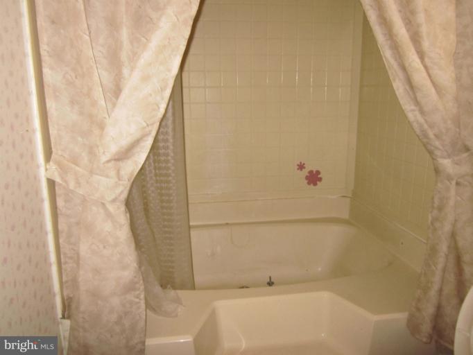 3012 Old Rte 50 Cambridge, MD 21613 - Photo 8 of 10 Bath (Master)