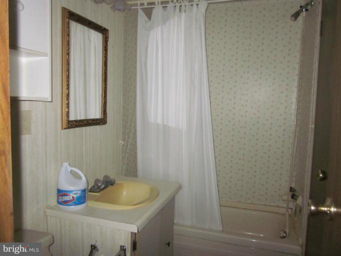 3012 Old Rte 50 Cambridge, MD 21613 - Photo 9 of 10 Bath