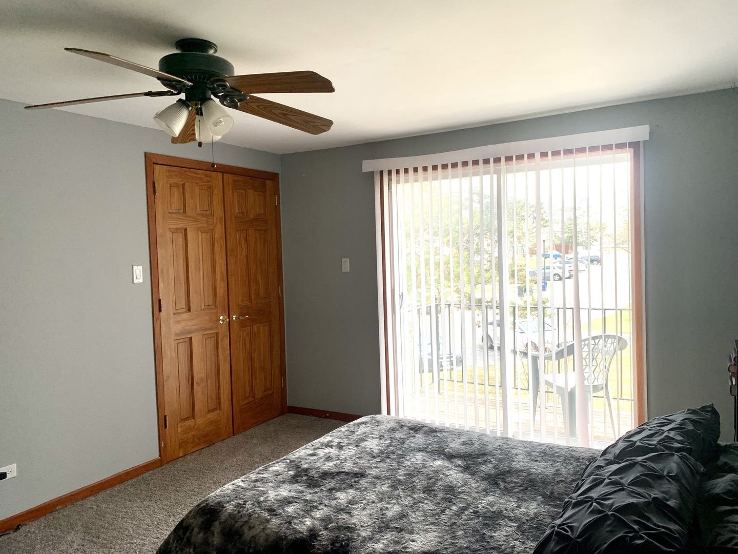2231 Flower Court, Unit 2231 Schaumburg, IL 60107 - Photo 12 of 24 a bedroom with a bed and a window