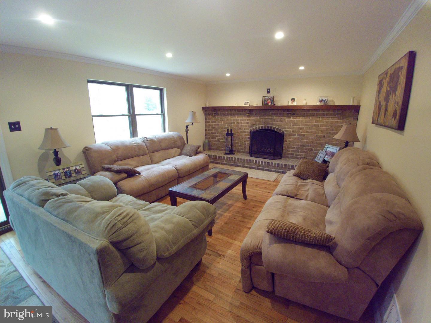 706 Bridgeview Road Feasterville-Trevose, PA 19053 - Photo 16 of 40 Gallery Image 16