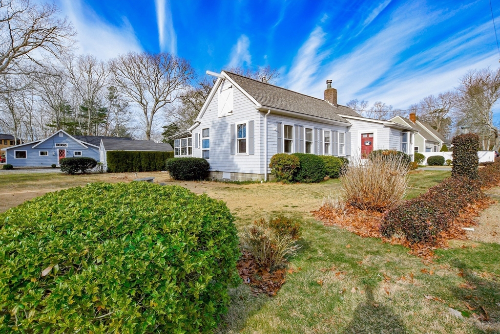 46 Prospect Road Mattapoisett, MA 02739 - Photo 4 of 36 Gallery Image 4