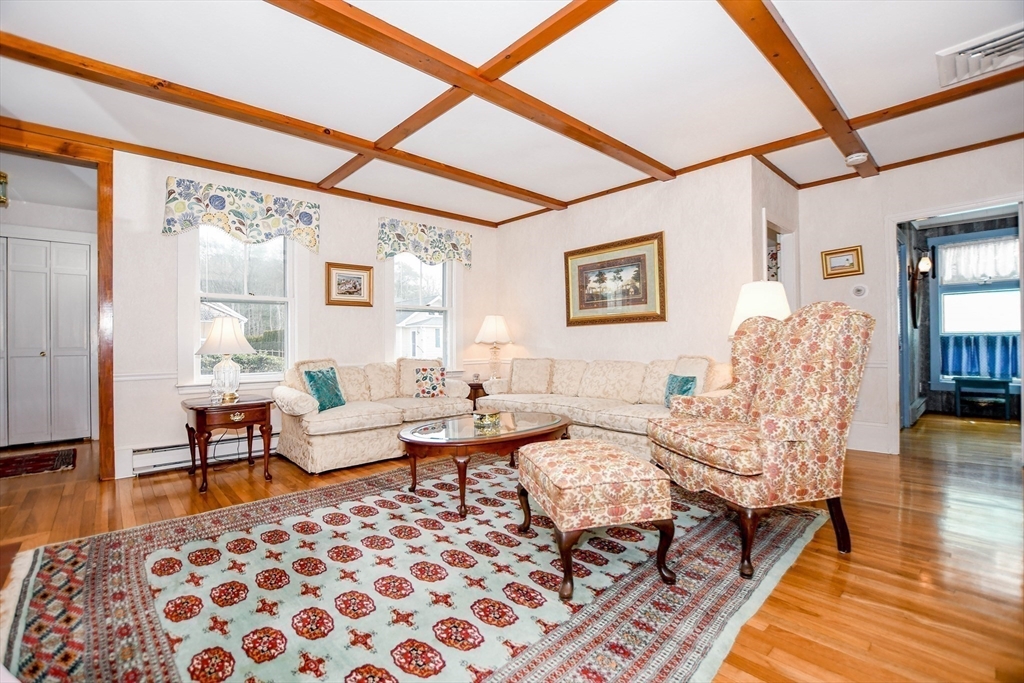 46 Prospect Road Mattapoisett, MA 02739 - Photo 8 of 36 Gallery Image 8