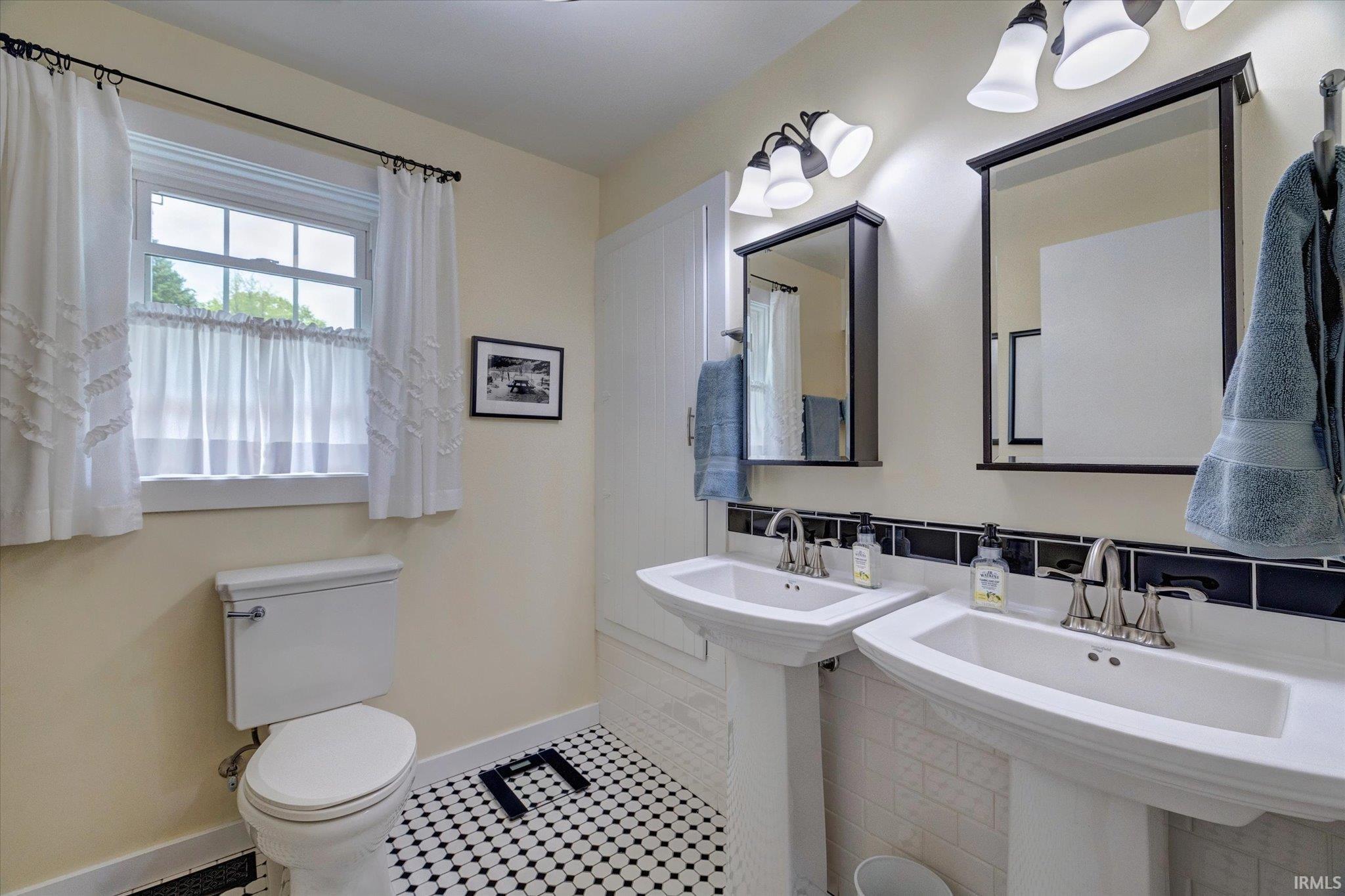 3615 East Post Road Bloomington, IN 47408 - Photo 13 of 27