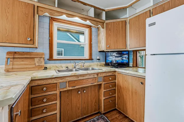 $250,000 | 1411 Woodland Avenue, Eau Claire, WI 54701