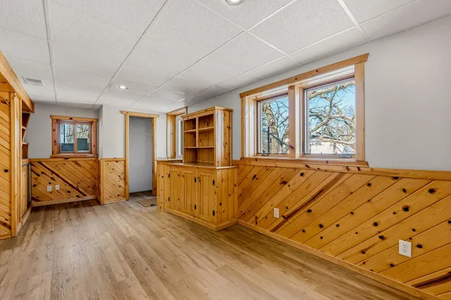 $250,000 | 1411 Woodland Avenue, Eau Claire, WI 54701