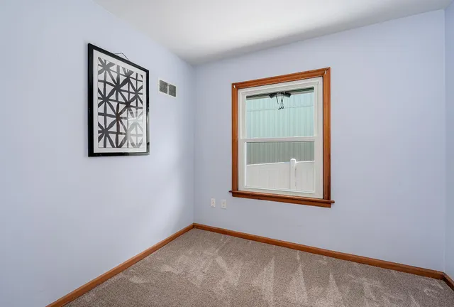 $250,000 | 1411 Woodland Avenue, Eau Claire, WI 54701