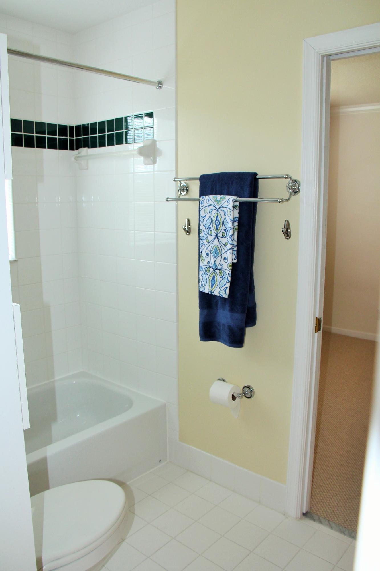 233 Sparrow Point Jupiter, FL 33458 - Photo 19 of 33 Jack and Jill Bath