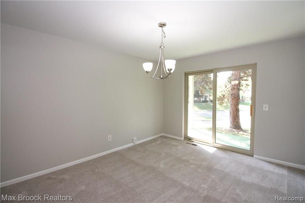 29676 Middlebelt Road Farmington Hills, MI 48334 - Photo 13 of 34