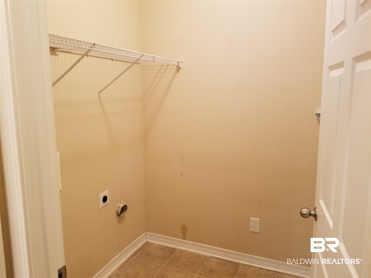 2651 South Juniper Street, Unit 1302 Foley, AL 36535 - Photo 7 of 23 Laundry Room