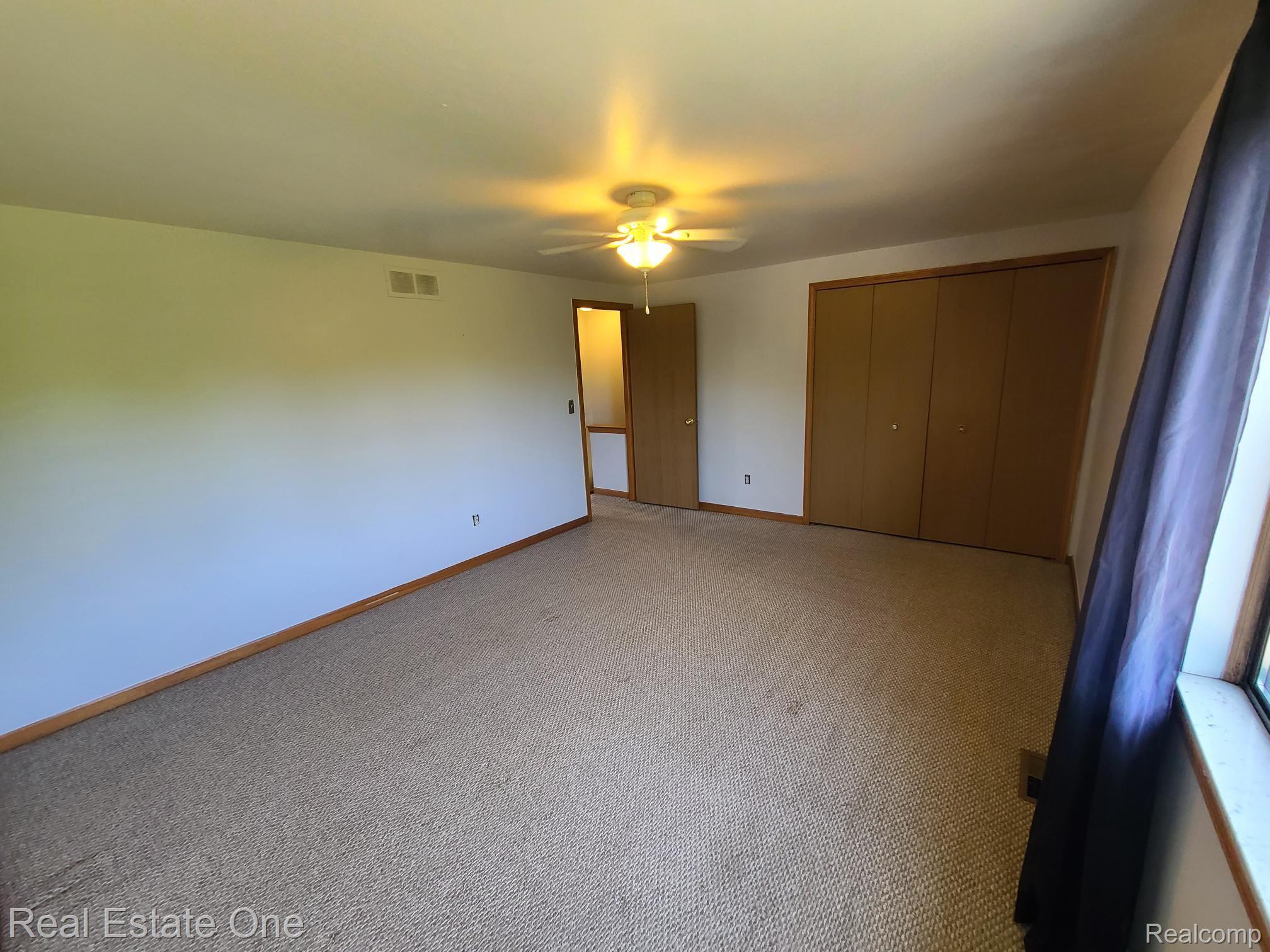 48604 Sugarbush Road New Baltimore, MI 48047 - Photo 16 of 29 Gallery Image 16