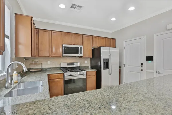 $2,200 | 10191 Cougar Crossing Street, Las Vegas, NV 89178