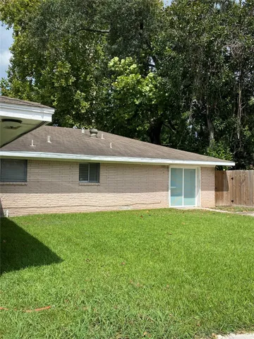 $750 | 1020 1/2 North Main Street, Unit 9, Baytown, TX 77520