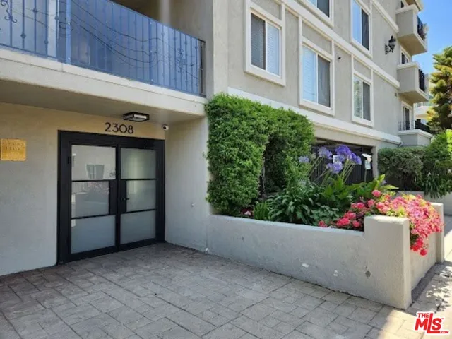 $2,600 | 2308 Schader Drive, Unit 102, Santa Monica, CA 90404