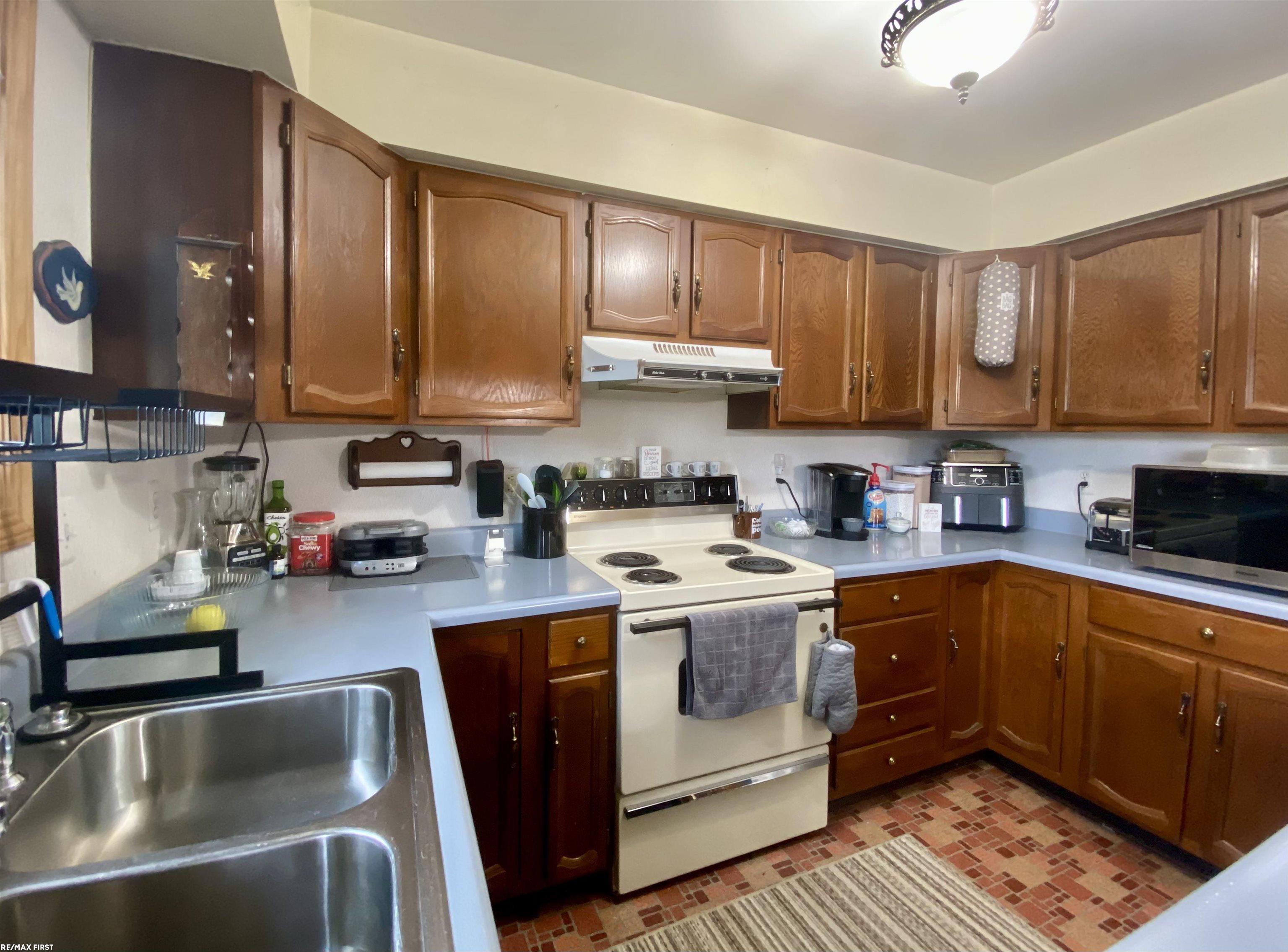 17250 Armada Center Road Armada, MI 48005 - Photo 21 of 32