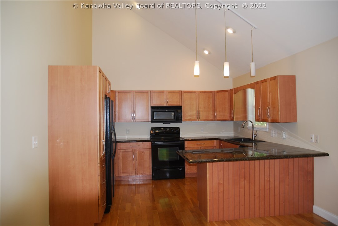 520 Poplar Heights Road Point Pleasant, WV 25550 - Photo 5 of 29 Kitchen