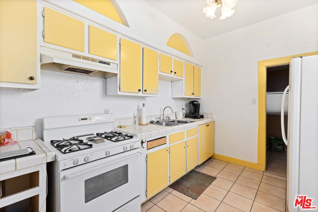 4107 Mission Inn Avenue Riverside, CA 92501 - Photo 13 of 37