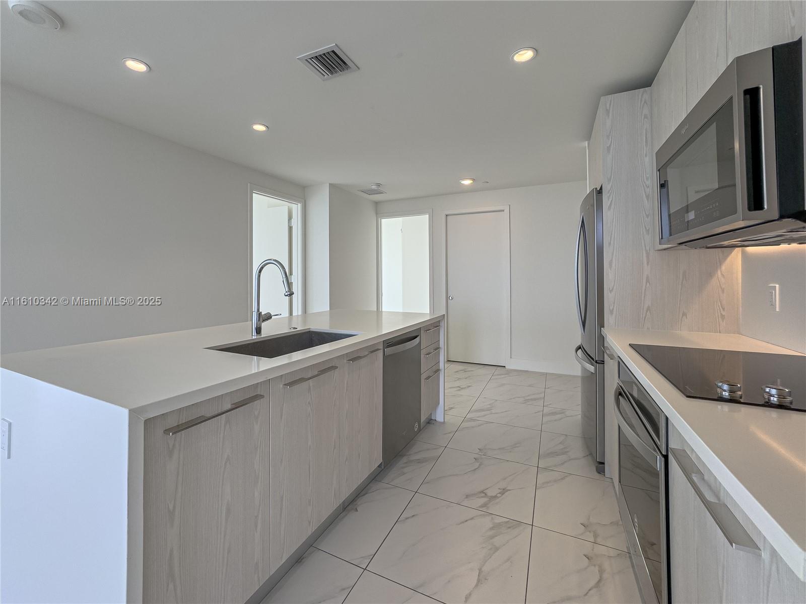 2000 Metropica Way, Unit 2009 Sunrise, FL 33323 - Photo 18 of 92