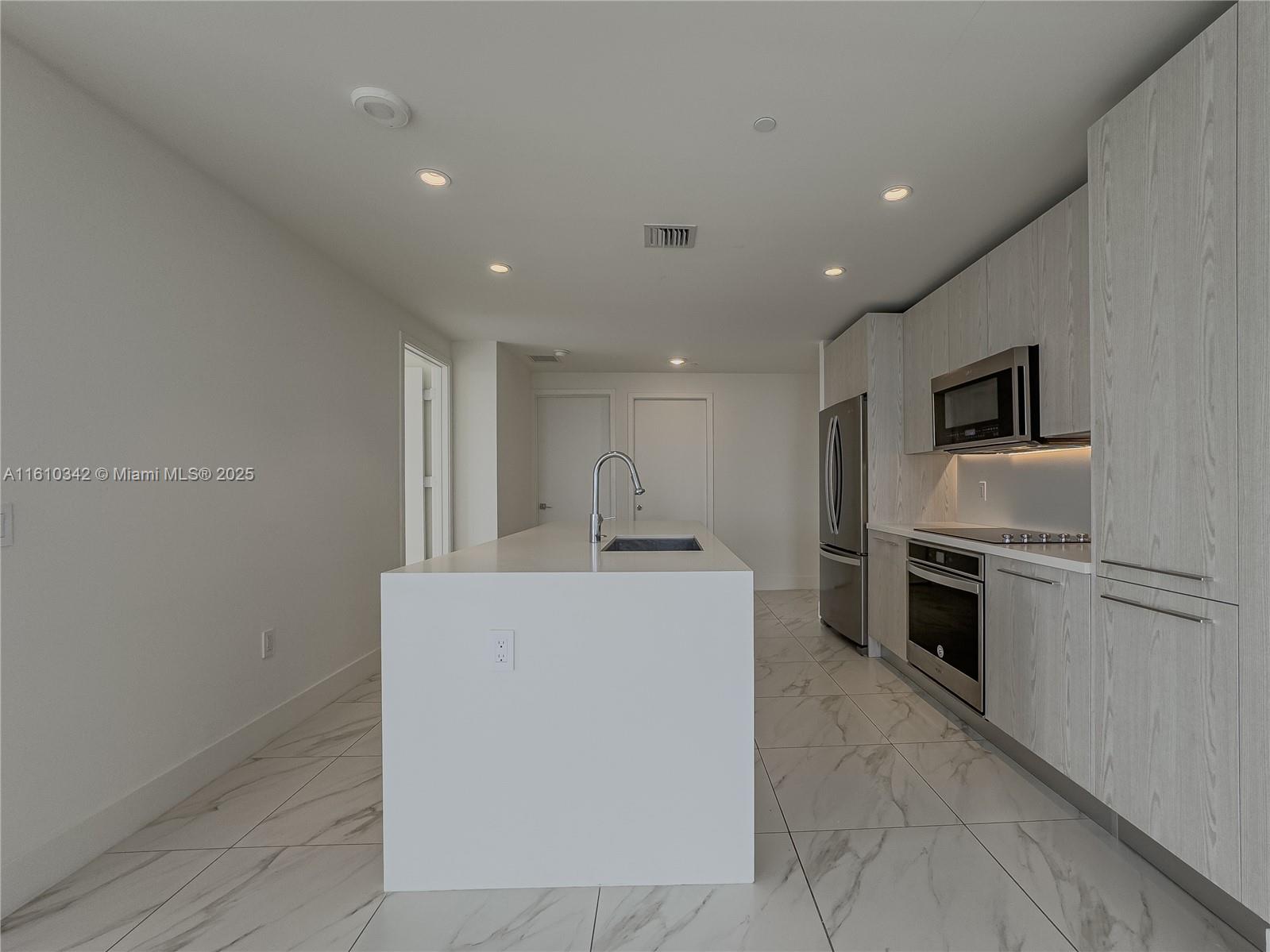 2000 Metropica Way, Unit 2009 Sunrise, FL 33323 - Photo 20 of 92