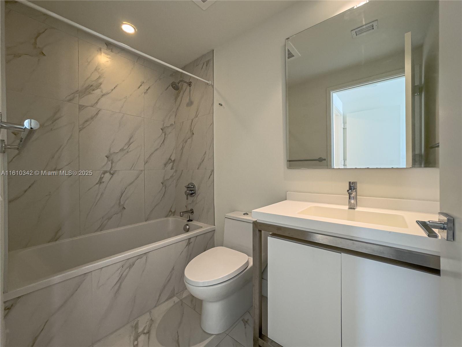 2000 Metropica Way, Unit 2009 Sunrise, FL 33323 - Photo 26 of 92 Bathroom 1