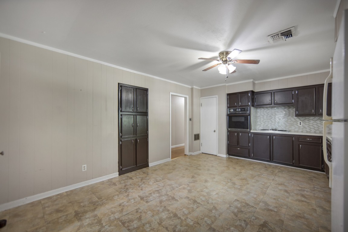 211 15th Street Hempstead, TX 77445 - Photo 12 of 30