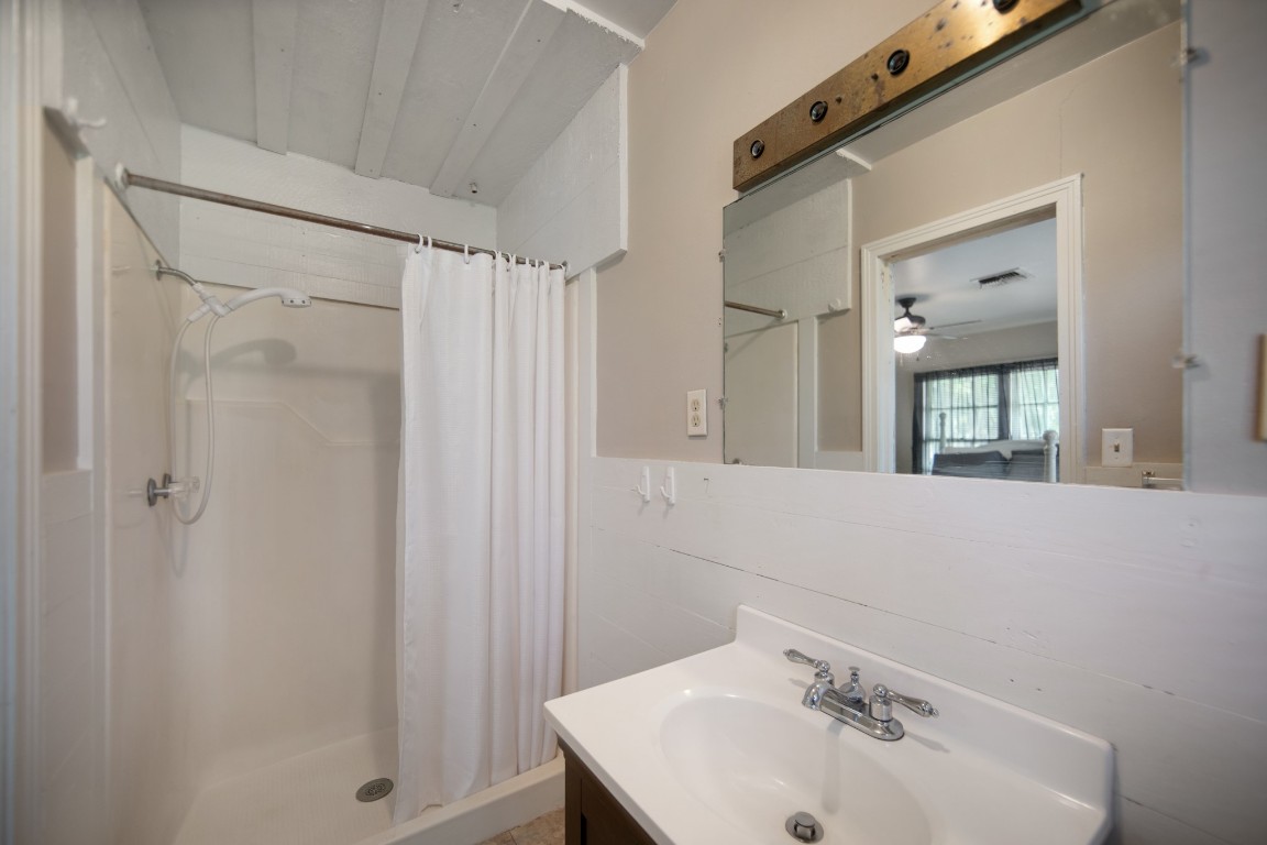 211 15th Street Hempstead, TX 77445 - Photo 16 of 30