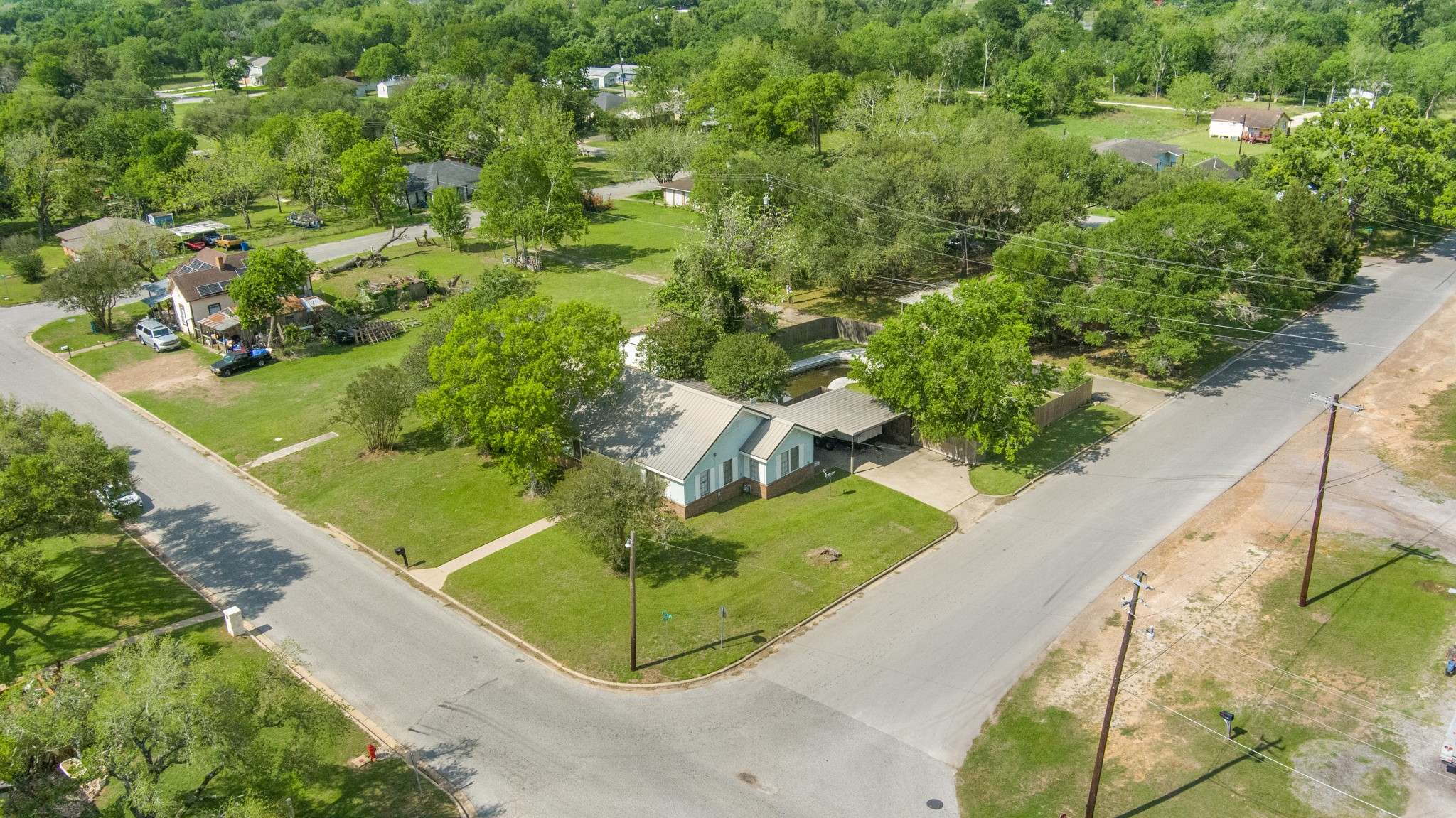 211 15th Street Hempstead, TX 77445 - Photo 3 of 30
