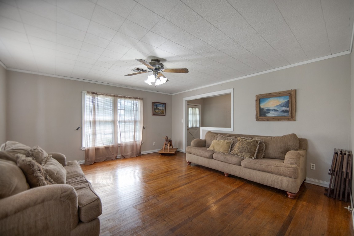 211 15th Street Hempstead, TX 77445 - Photo 7 of 30