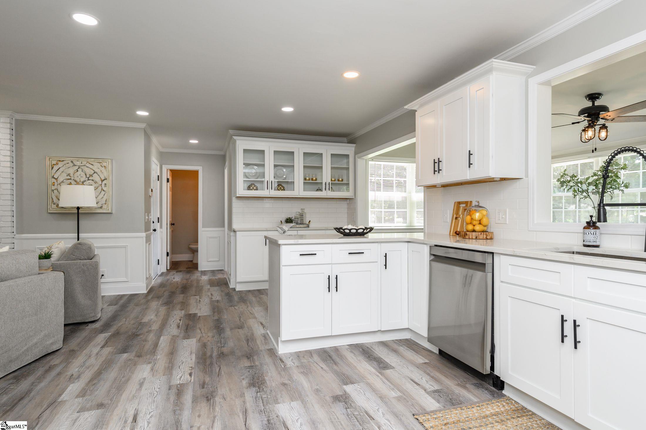 305 Hamby Drive Greenville, SC 29607 - Photo 12 of 33