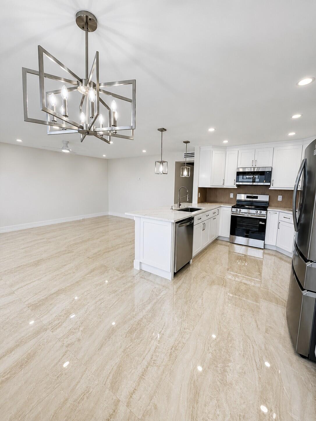 4047 Ainslie C, Unit 4047 Boca Raton, FL 33434 - Photo 5 of 16 4047 009c