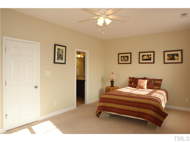 7237 Ladbrooke Street Raleigh, NC 27617 - Photo 15 of 23 Gallery Image 15