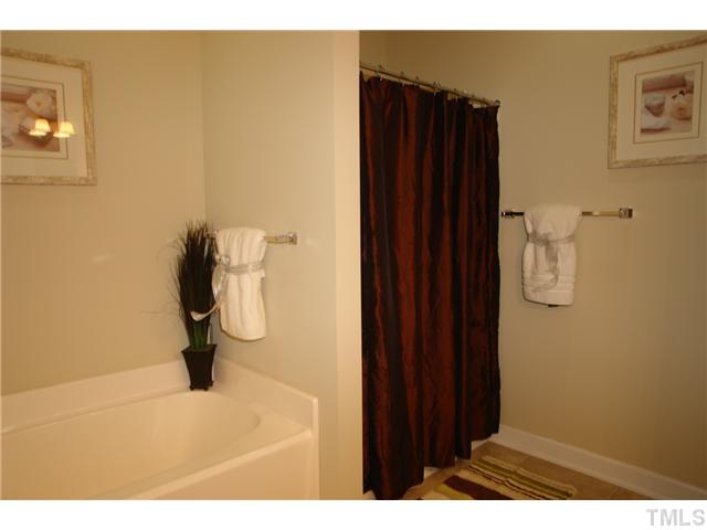 7237 Ladbrooke Street Raleigh, NC 27617 - Photo 17 of 23 Gallery Image 17