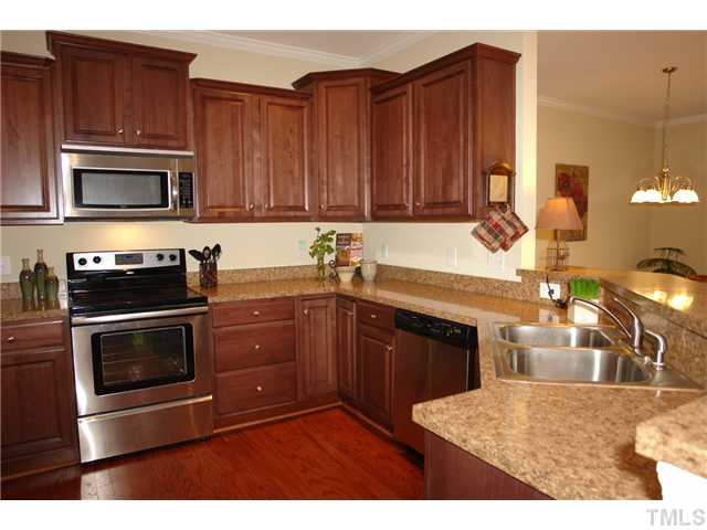 7237 Ladbrooke Street Raleigh, NC 27617 - Photo 9 of 23 Gallery Image 9
