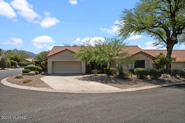 $2,550 | 5580 North Vía Umbrosa, Tucson, AZ 85750