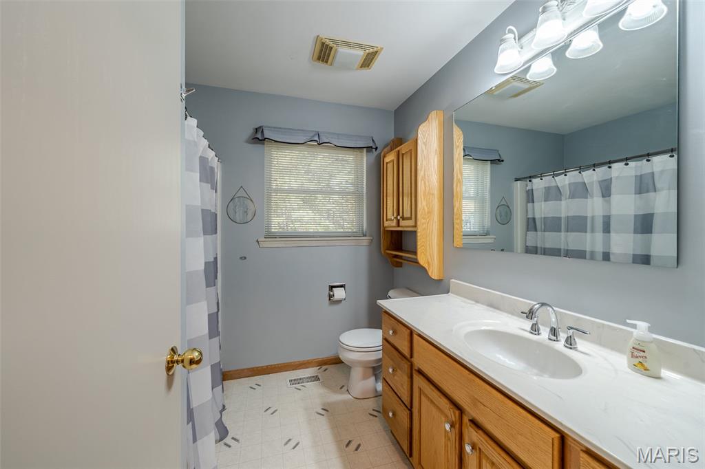 565 Cedar Lane Sullivan, MO 63080 - Photo 16 of 38