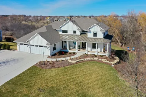 $1,595,000 | 6850 West River Birch Drive, Mequon, WI 53092