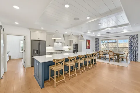 $1,595,000 | 6850 West River Birch Drive, Mequon, WI 53092