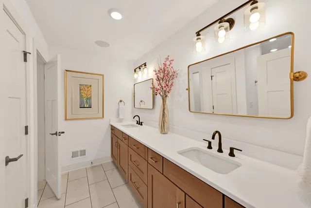 $1,699,000 | 6850 West River Birch Drive, Mequon, WI 53092