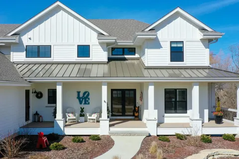 $1,595,000 | 6850 West River Birch Drive, Mequon, WI 53092