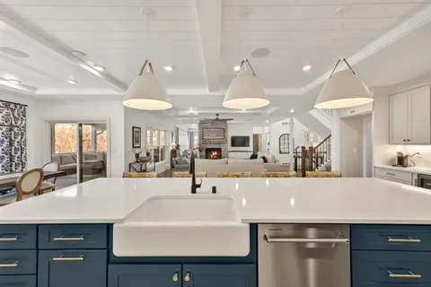 $1,595,000 | 6850 West River Birch Drive, Mequon, WI 53092