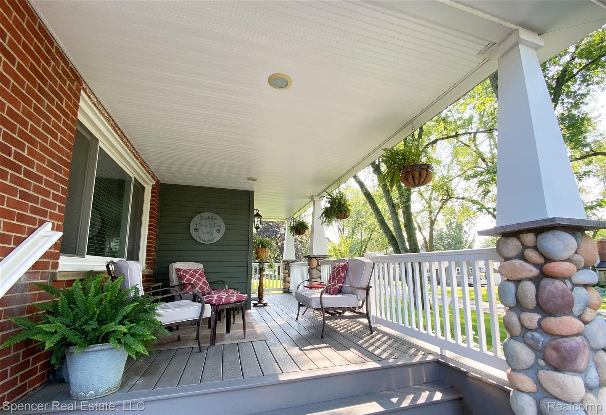 Porch2.jpg