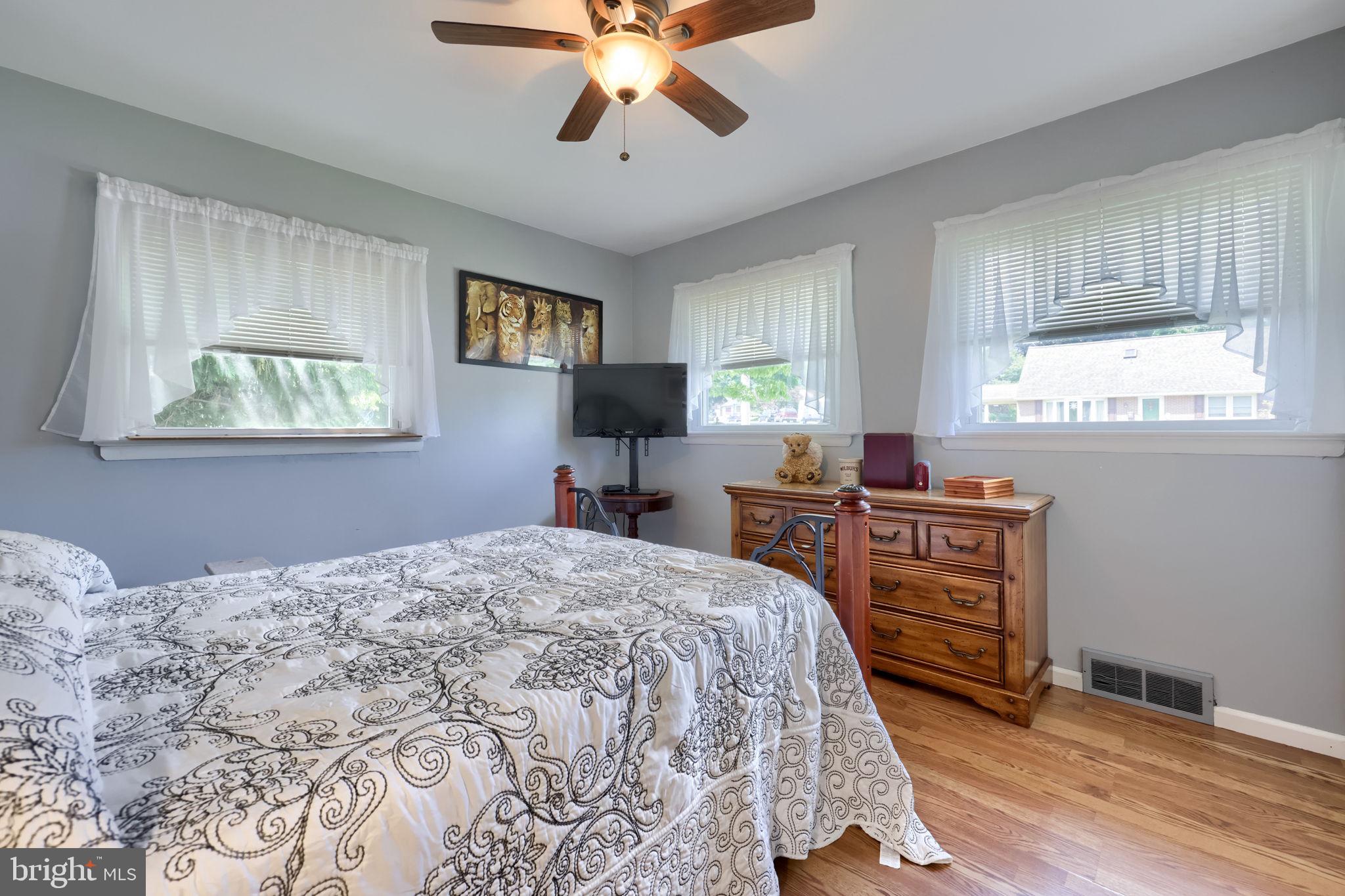 17 South Elm Street Lititz, PA 17543 - Photo 18 of 33