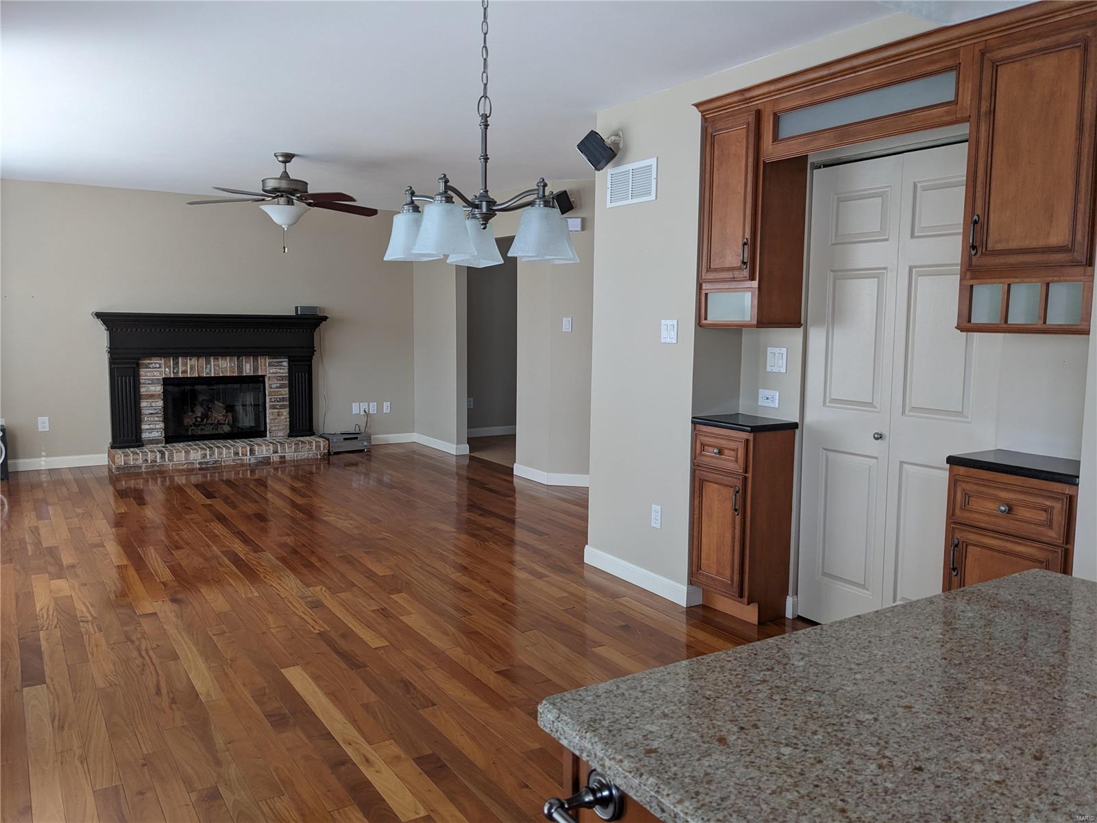 1876 Smizer Mill Road Fenton, MO 63026 - Photo 4 of 46 Gallery Image 4