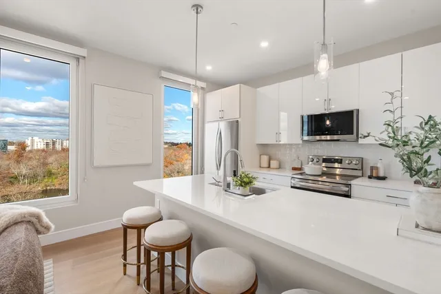 $3,000 | 40 Soldiers Field Place, Unit 211, Boston, MA 02135