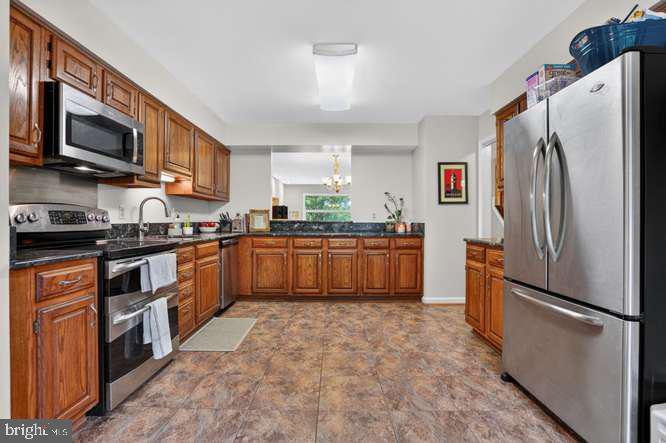 9063 Golden Sunset Lane Springfield, VA 22153 - Photo 8 of 28