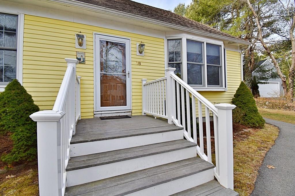 18 Dexter Road Marion, MA 02738 - Photo 1 of 26 Gallery Image 1